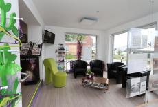 images/friseur/05wartebereich.jpg